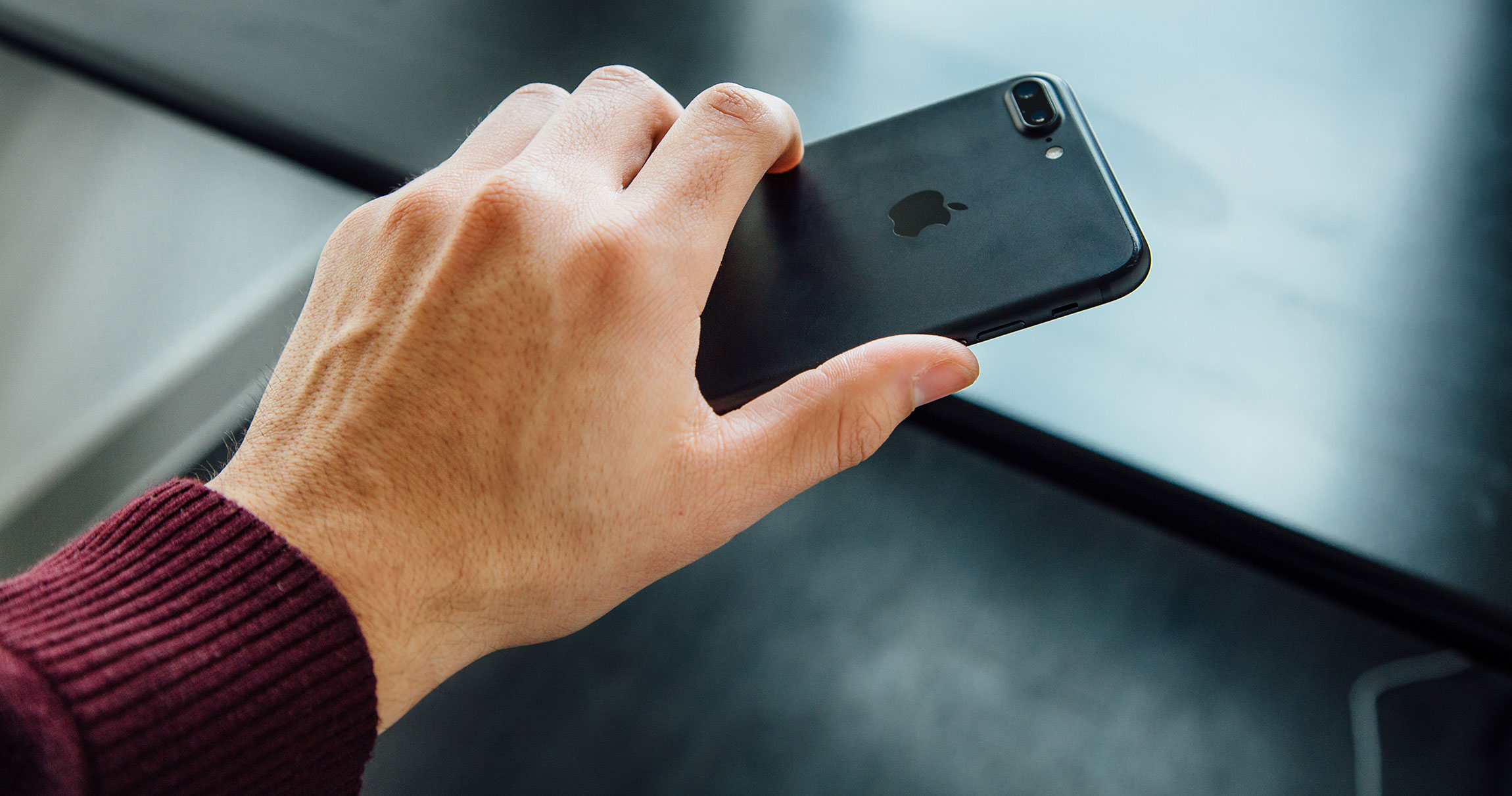 Revolución: ¡La parte trasera del iPhone puede llegar a ser útil!