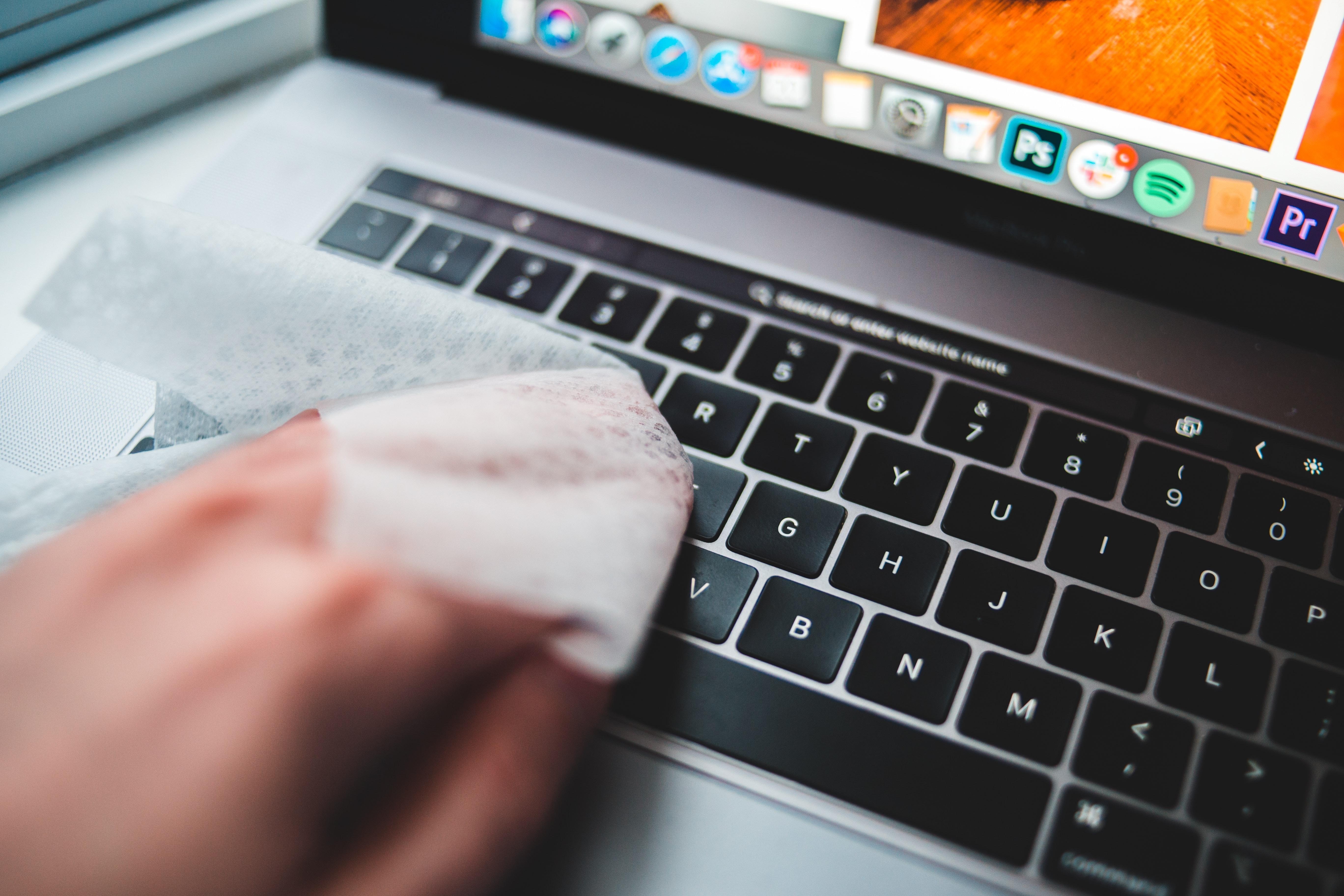 5 reglas importantes al limpiar tu MacBook