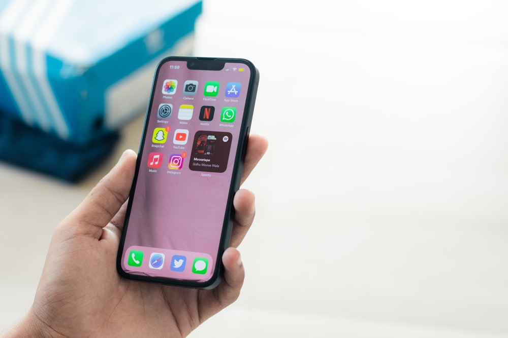 Probamos el nuevo iOS 15.4 en el iPhone... ¡y FaceID con mascarilla!