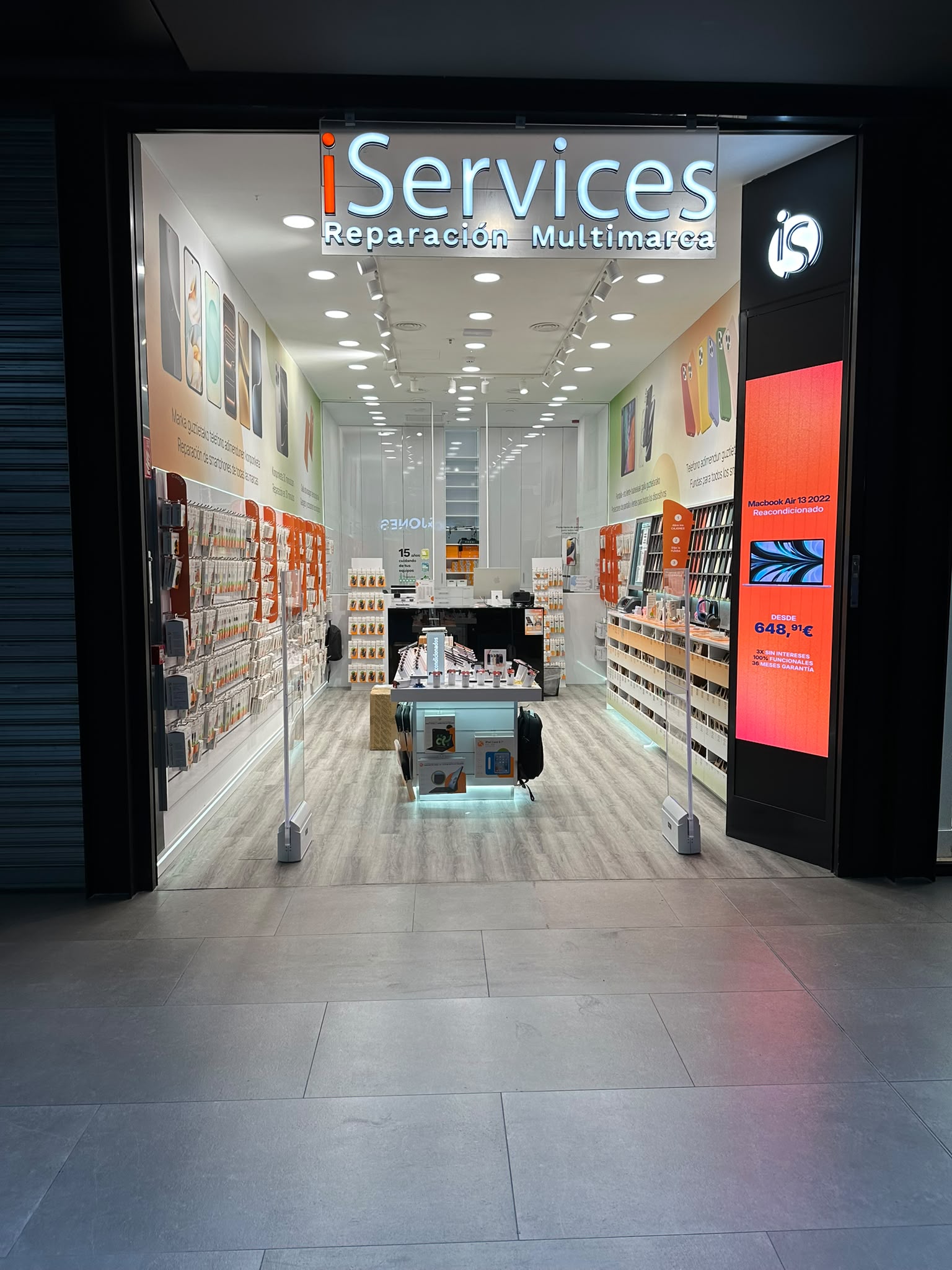 iServices Max Center